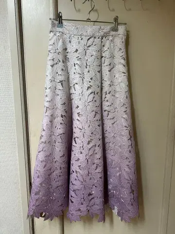 꽃무늬 레이스 플레어 스커트 (그라데이션)