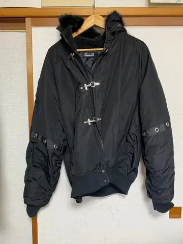 CavariA 블랙 MA-1 자켓