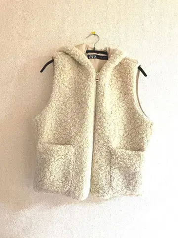 [착용 사진 있음] ZARA S 사이즈 보아 원단 후디드 베스트