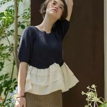 로완뉴이 케이블 퍼프 프릴 니트 네이비