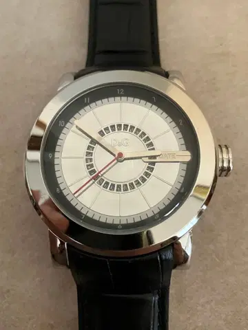 작동 돌체앤가바나 실버 다이얼 남성용 QZ 손목시계