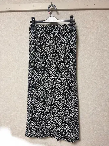 스팟 패턴, 타이트 스커트, 롱 스커트