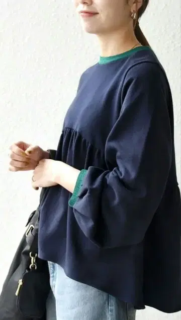 플레어 디자인 긴팔 상의 네이비/그린