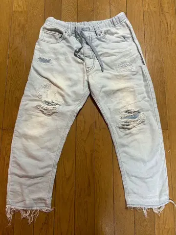 라이트 블루 디스트레스드 데님 팬츠