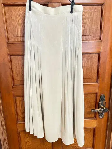 MURRAL 플레어 스커트