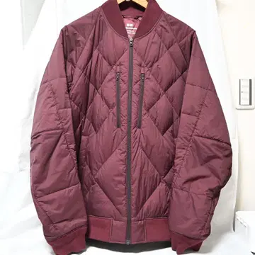 유니클로 화이트 마운티니어링 리사이클 하이브리드 다운 자켓