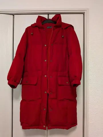 빨간색 후드 부착 롱 다운 자켓 [ Anti Piatto ]