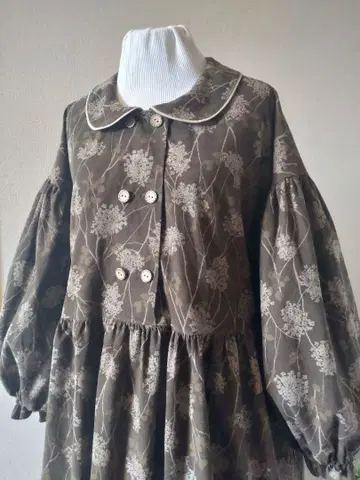 둥근 카라 더블 버튼 원피스