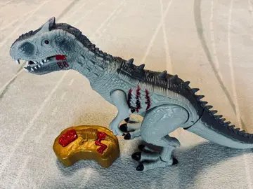 리모컨으로 움직이는 공룡
