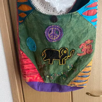 다색 캔버스 숄더백