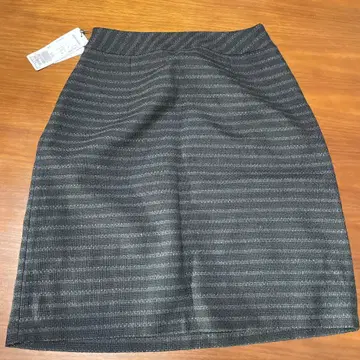 ketty 다크 그레이 스트라이프 타이트 스커트