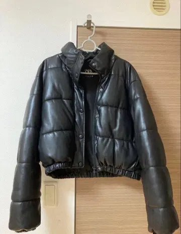 ZARA 블랙 블랙 숏 기장 다운 자켓 M