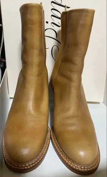 Pippi 피피 베이지 가죽 중간 힐 부츠