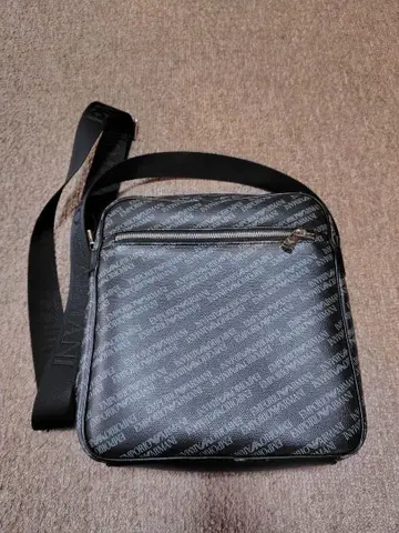 엠포리오 아르마니 숄더백 블랙