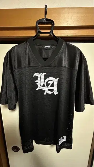 LA 로고 메쉬 T셔츠 L 사이즈