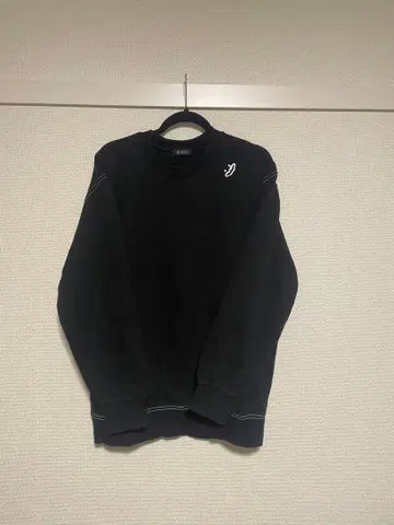 D.X.O.H 블랙 크루넥 트레이닝복