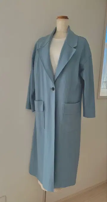 QTUME 쿠튬 울 롱 코트 탁한 계열 블루