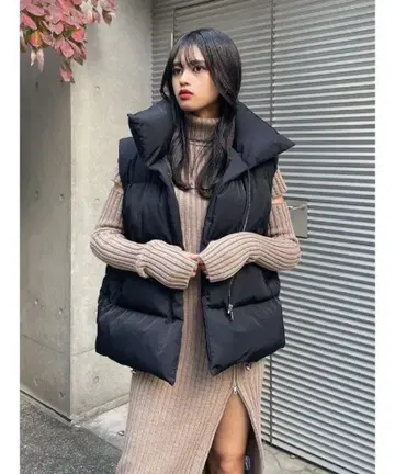 블랙 다운 베스트 하이넥