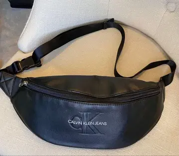 CALVIN KLEIN JEANS 캘빈클라인 바디백 블랙