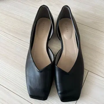 미사용 새상품 스퀘어토 펌프스 24.0 cm