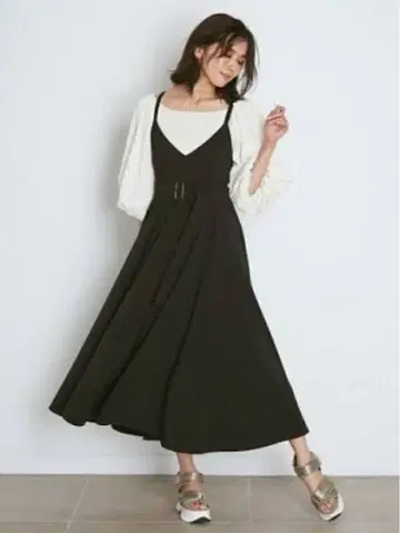 SNIDEL 플레어 볼륨 점프 스커트 원피스