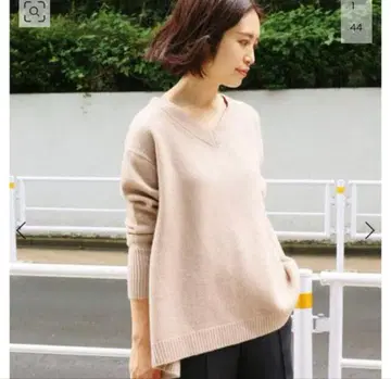 IENA AQUA V넥 풀오버 밀크티 브라운