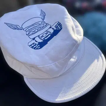 윙 달린 햄버거 프린트 컴뱃 캡