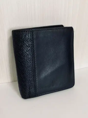 [ TOMMY HILFIGER ] 센트럴 트라이폴드 지갑
