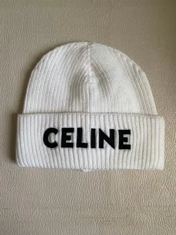 화이트 니트 모자