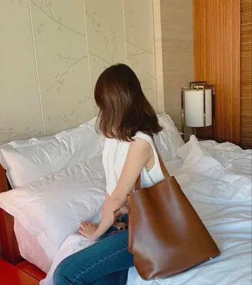 lovan 브라운 토트백