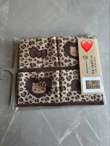 헬로키티 레오파드 무늬 월 포켓
