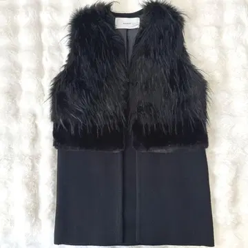 새상품 ADAWAS 아다와스 퍼 베스트 니트 블랙