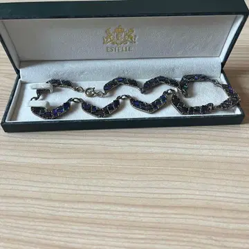 ESTELLE 기하학 패턴 목걸이