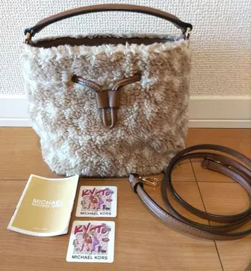 MICHAEL KORS 베이지 보아 숄더백