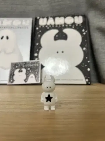 미니스타 우아모우 ( 화이트 블랙별 )