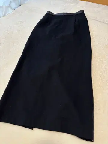 새상품급 CITY 스무스 타이트 스트레치 스커트 일본제