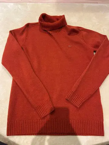 오렌지 터틀넥 스웨터 라코스테