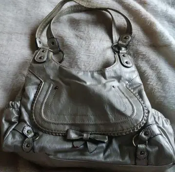 실버 리본 포함 핸드백