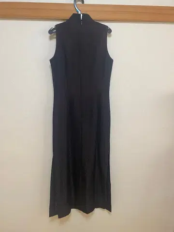 다크 브라운 슬리브리스 롱 차이나 드레스