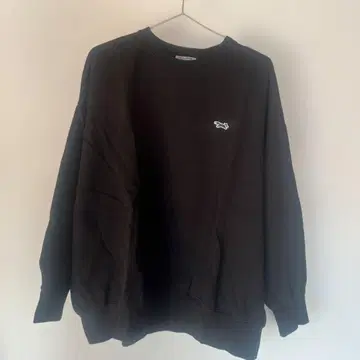 TOWNCRAFT The Fox Collection 블랙 맨투맨