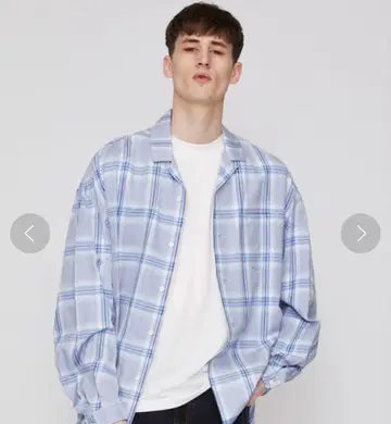 Name. 빅 실루엣 오픈 카라 체크 셔츠