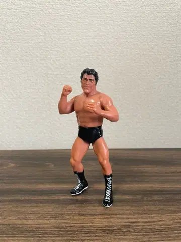 안토니오 이노키 피규어