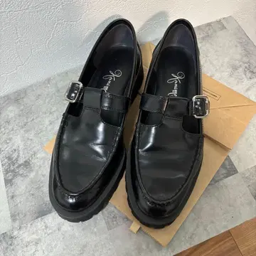 긴자 카네마츠 T스트랩 로퍼