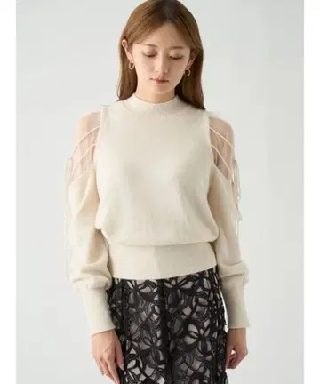 SNIDEL 시스루 숄더 니트 풀오버 아이보리