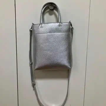 실버 숄더백