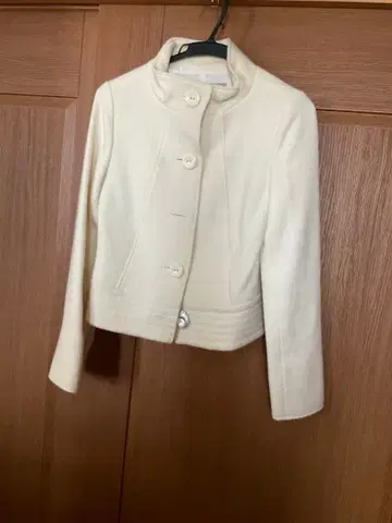 Viaggio Blu 아이보리 노카라 자켓 라이더스형