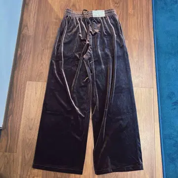 유니클로 소프트 벨로아 이지 팬츠 M 다크 브라운