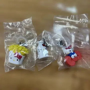 헬로키티 아메리칸 디자인 메지루시 액세서리 감자 밀크 리본