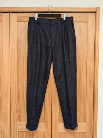 COS 울 다크 그레이 슬랙스 코스 테이퍼드 팬츠