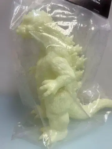 기가브레인 모스고지 축광 미도색 원페스 한정판 도호 특촬물 고질라